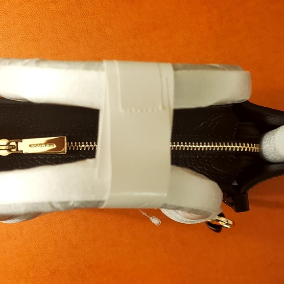 Michael Kors Kris Crossbody Leather Small Satchel BRAND NEW - Picture 6 of 9